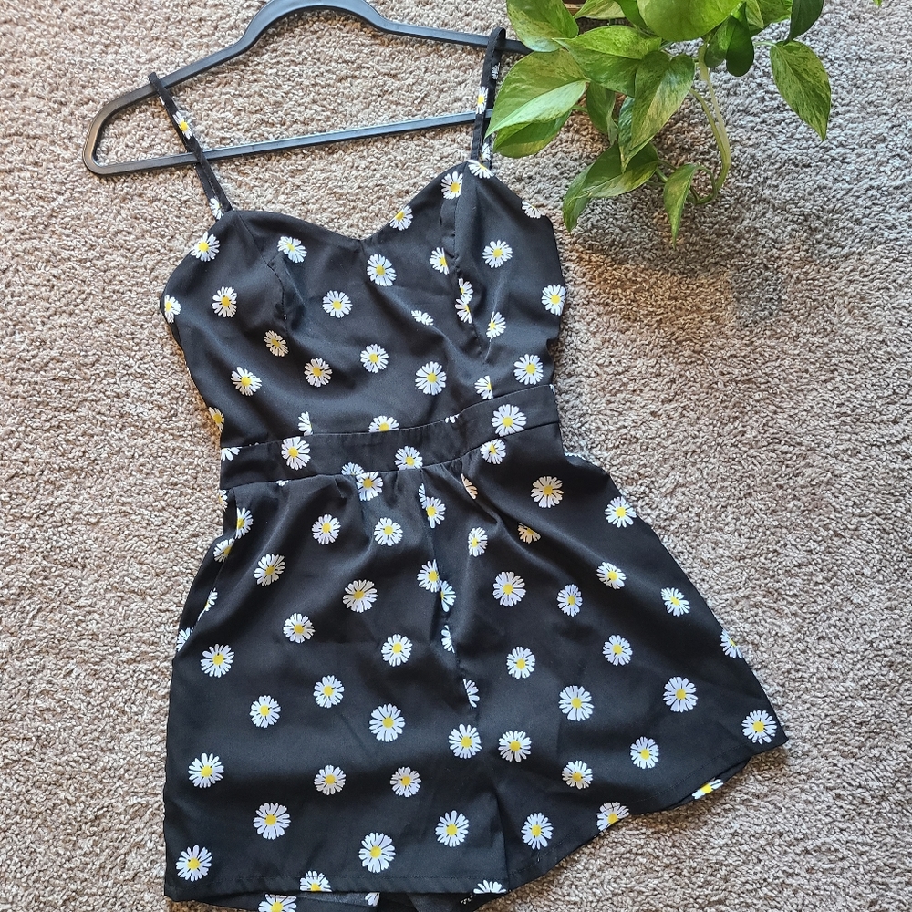 Size M Daisy Romper